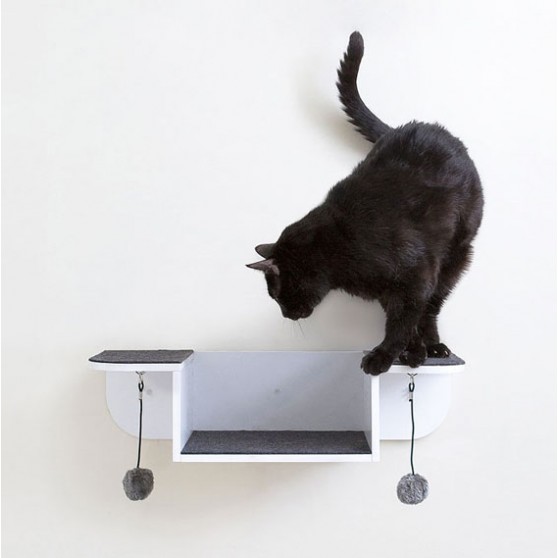 Cat Lounger for Wall with Two Ball in White