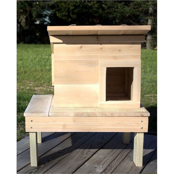 Outdoor cat house on extra wide platform