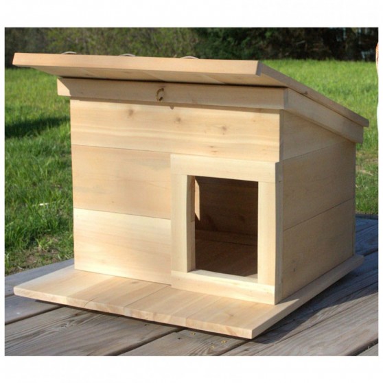 Wooden waterproof cat house for winter and summer