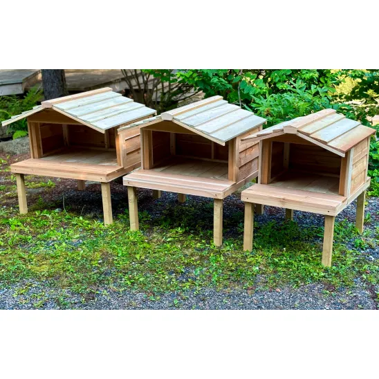 Elevated feeding stations with extended roofs - three sizes