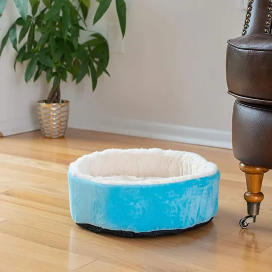 Round cat bed in blue
