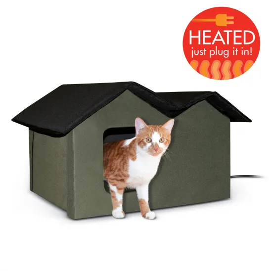Kitty house with heating pad for winter  in Green