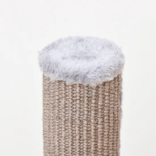 Sisal mat on top of the pole