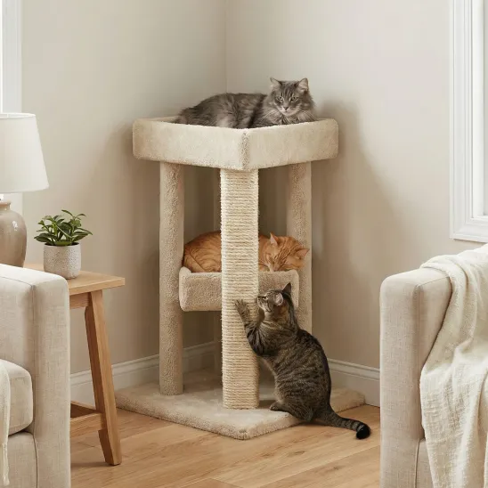 USA Made Carpet Cat Furniture for Large Cats with Wood Posts